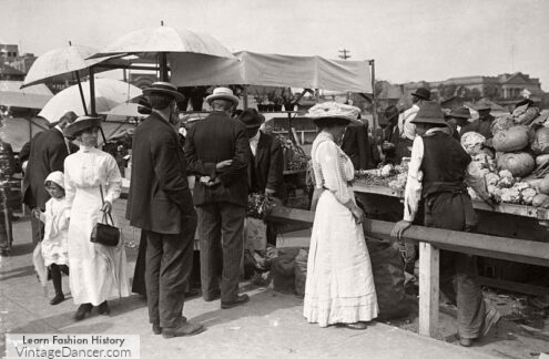 1910s shopping in the market
