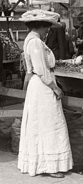 1900 white shopping dress Edwardian