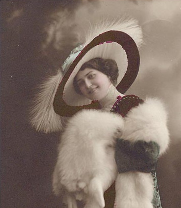 1910 wide brim picture hat