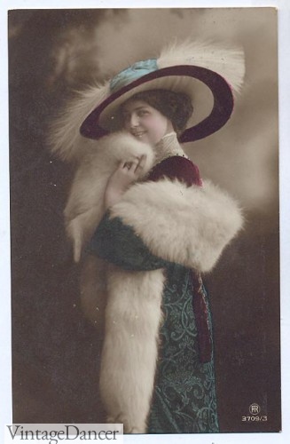 Titanic era, 1910 Velvet trimmed wide picture hat