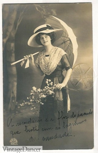 1913, simple summer parasol