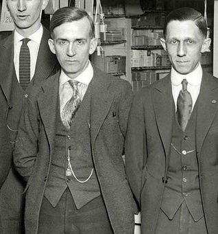 1919 men's wearing pocket watches