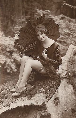 1920s parasol Pinup photo with ribbed silk parasol