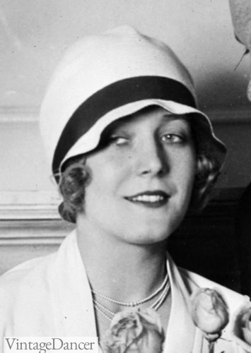 Vilma Banky 1927 wave brim cloche hat