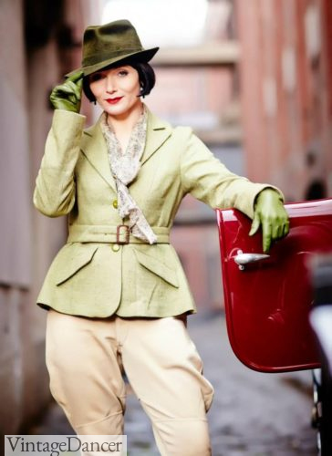 Miss Fisher's sporty outfit