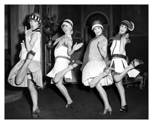 vintage 1920s flappers dancing