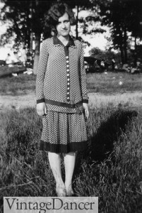 1920s girl teen dress buttons 