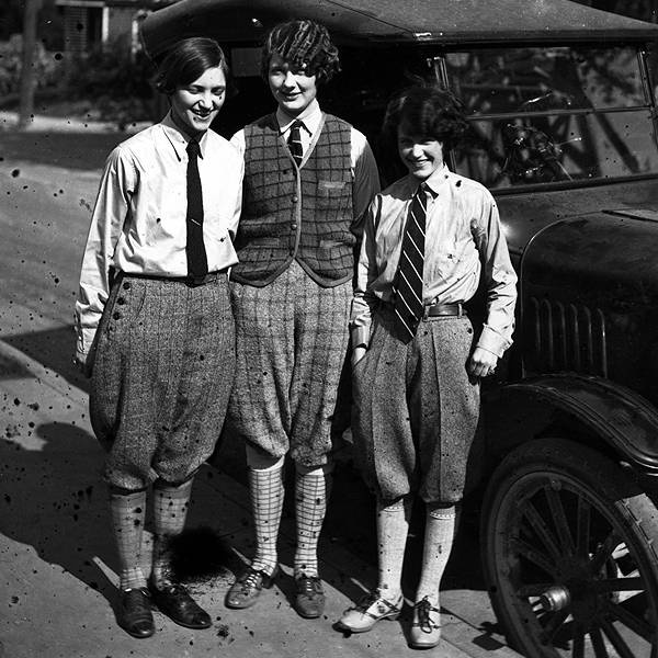 1920s teen girls wearing knickers