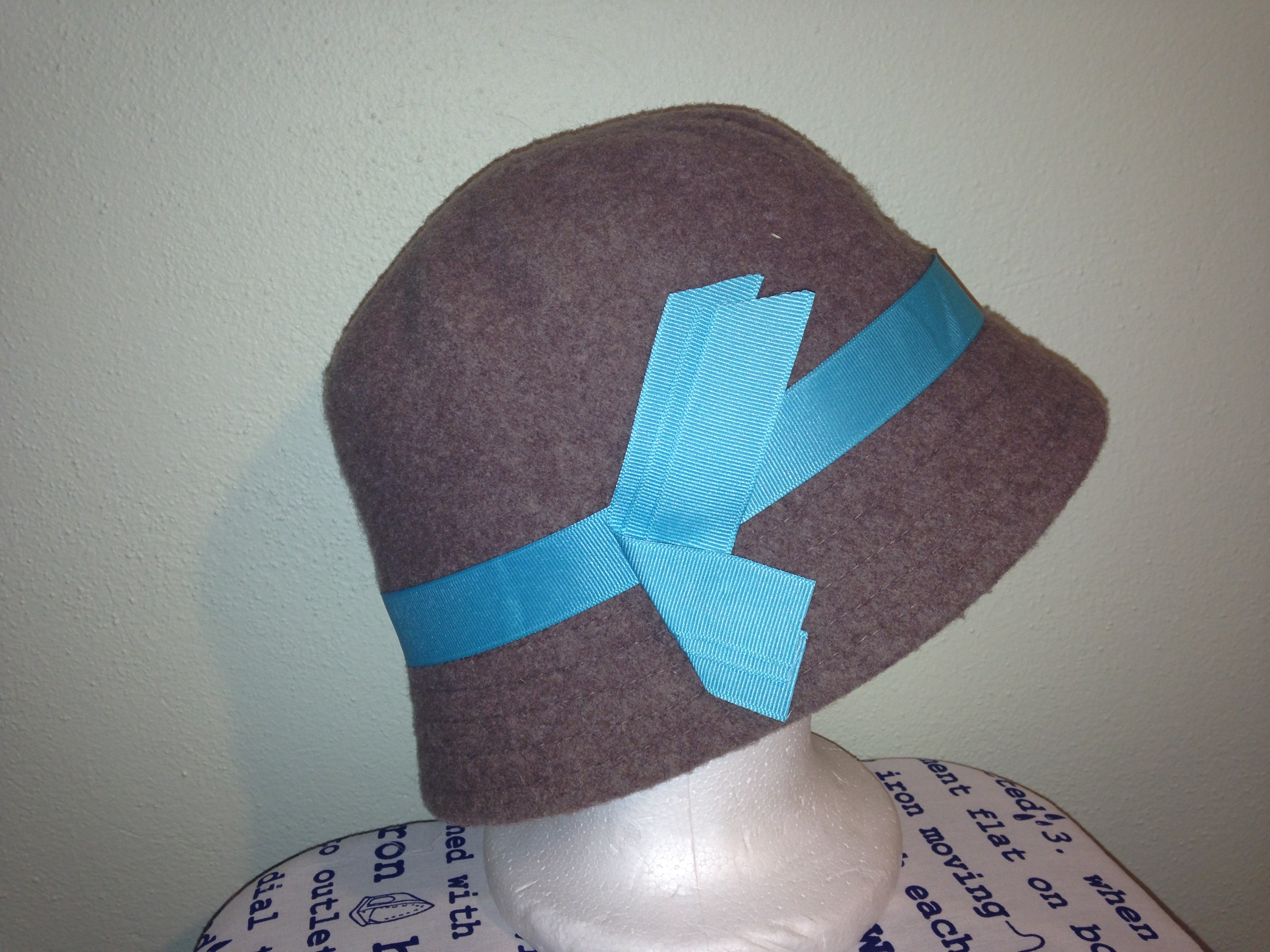 Simple 1920s Hat Decorating with Ribbon