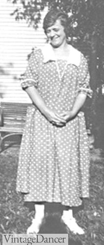 Early 20s polka dot house dress