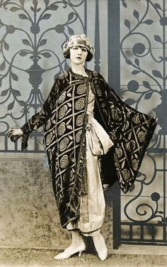 1920s Amazing opera coat with big kimono sleeves