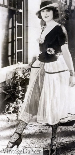 1920s Sheer skirt robe de style