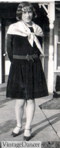 Velvet party dress teen girl 1920s