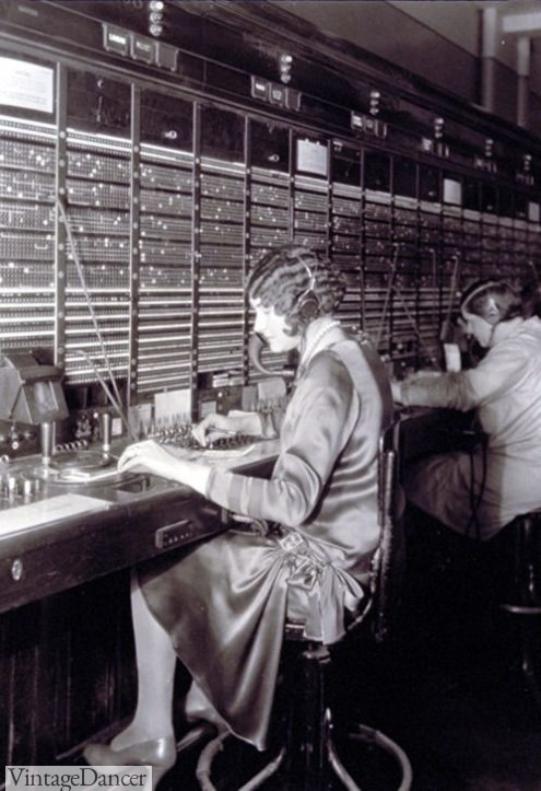 1920s working girl clothes, telephone switchboard operator