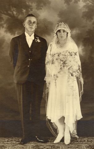 1920s groom in his best suit