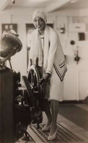 Josephine Baker wears a knit dress 1920s black woman