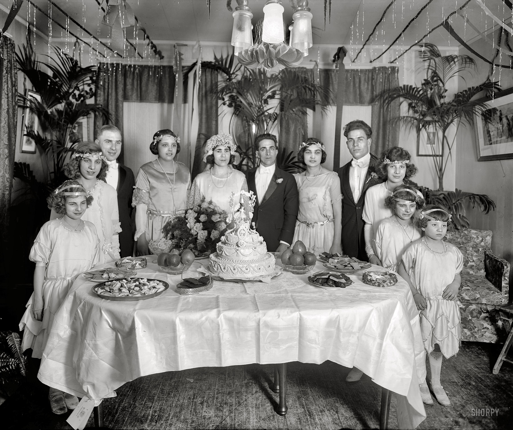 Года начала 20 го века. Свадьба в начале 20 века. Застолье 19 века. Праздничный стол 19 века. Свадьба в США 19 век.