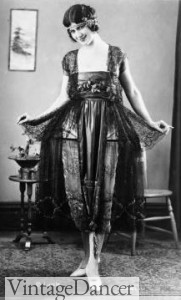 1921 Black Robe de Style Gown