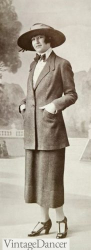 1921 1920s women wearing suits