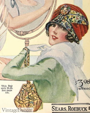 1923 beaded wrist strap bag