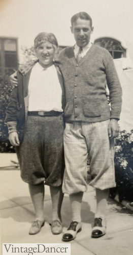 1929 1920s women men going hiking wearing breeches plus fours