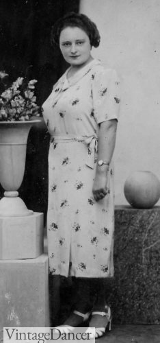 1930s floral dress for a plus size woman