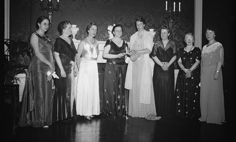 1934 ladies at a presidential evening