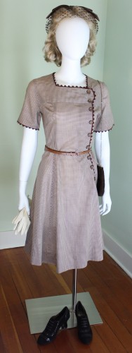 Homemade 1940s shirtwaist dress at VintageDancer.com