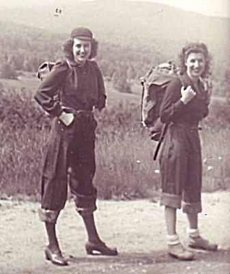 1940s hiking clothes