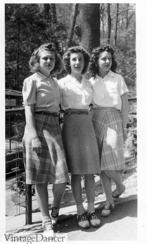 1940s teen fashion, plaid skirts
