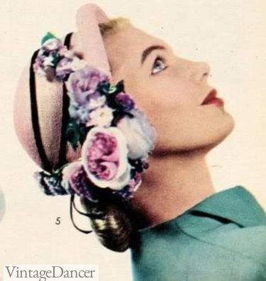 1940s Cloche Hat vintage hat with flowers in color women 1947