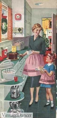1950s mother and daughter matching aprons, cute!