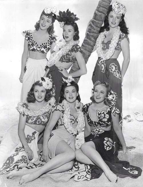 1950s hawaiian style fashion