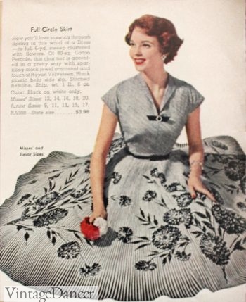 1950s border print dress made with a full 6 yards for the skirt! 1958. VintageDancer.com