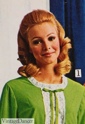 1960s women's hairstyle long hair