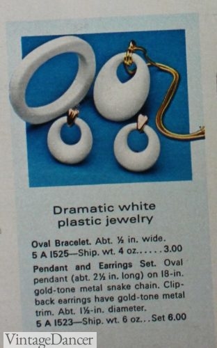 1973 white plastic ovals jewelry