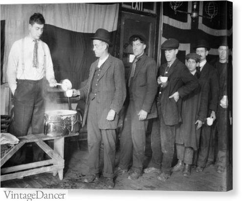 1915 working men in a coffee line