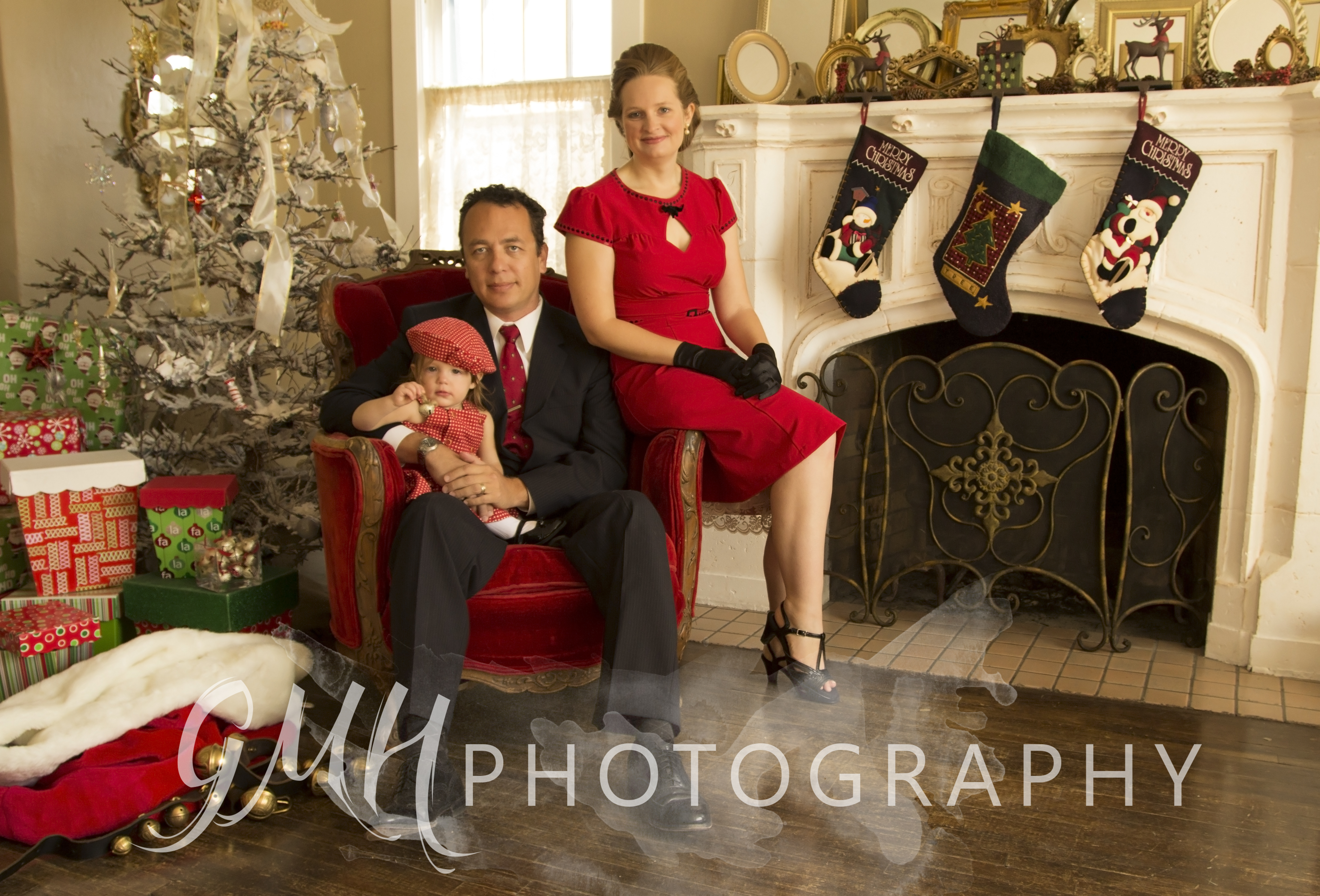 formal family christmas portrait ideas