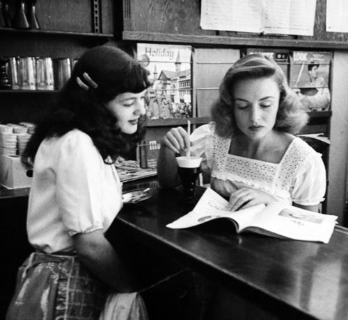 1940s Teenage Fashion: Girls