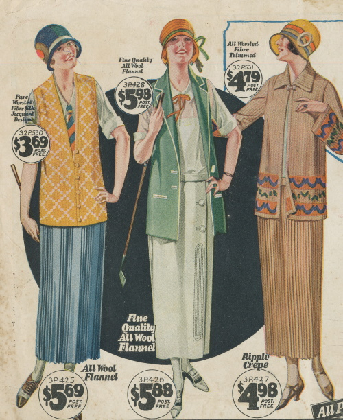 1924 sport clothes with pleated skirts