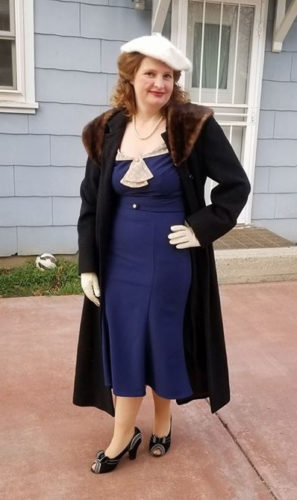 1930s outfit idea for winter. My 30s date night outfit with fur collar winter coat at VintageDancer
