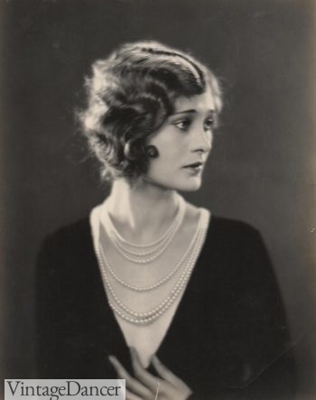 Dolores Costello, 1927, strands of pearls