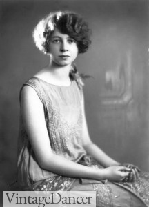 1920s Hairstyles History- Long Hair to Bobbed Hair, Vintage Dancer