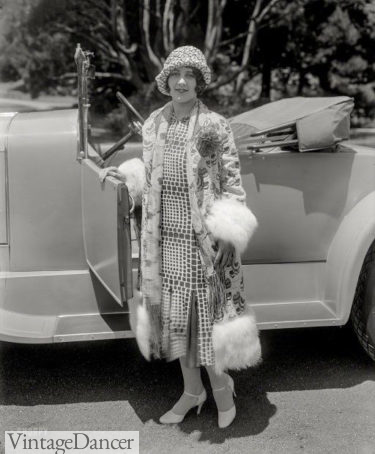 1925 Ermine fur cuffs and hemline at VintageDancer