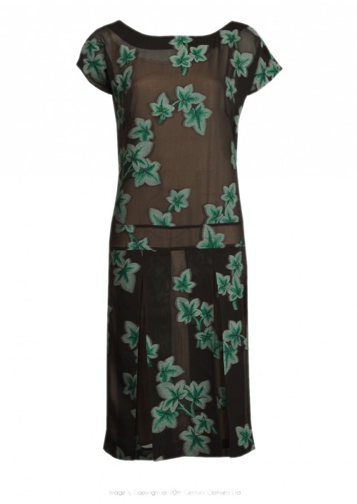 This 1920s style dress by House of Foxy is perfect for emulating a deco style