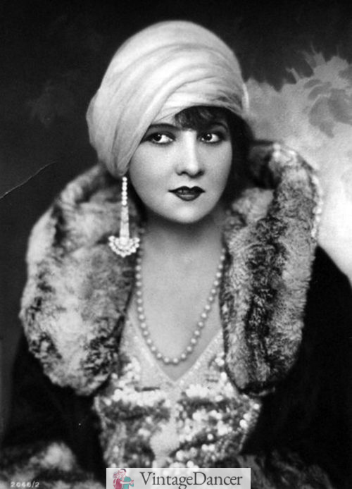 Lucy Doraine, Hungarian actress, wears a turban hat 1920s