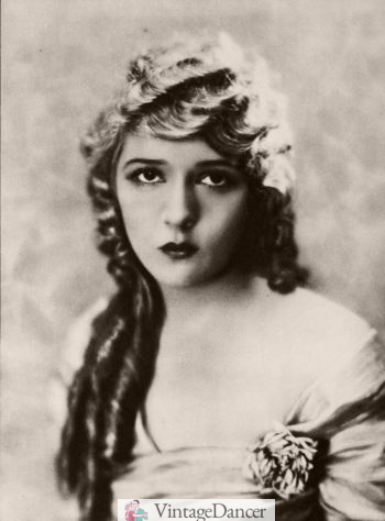 1920s Hairstyles History Long Hair To Bobbed Hair