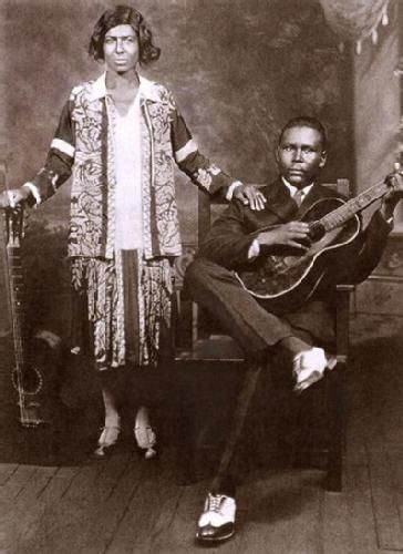 Memphis Minnie McCoy-Lawler was one of the most influential female blues musicians and guitarist 1920s 
