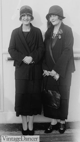 1920s women wearing suits