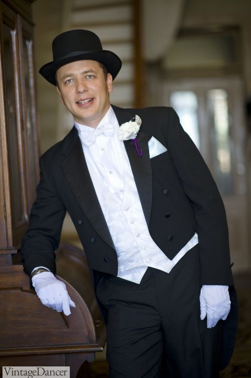 3 Kinds Men Victorian Tuxedo Front Button Palace Cosplay Costume Formal Uniform